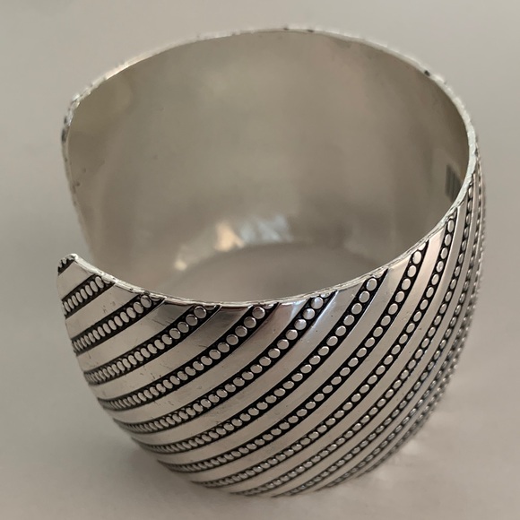 Chico’s Silver-tone Cuff Bracelet-NWT - Picture 4 of 6